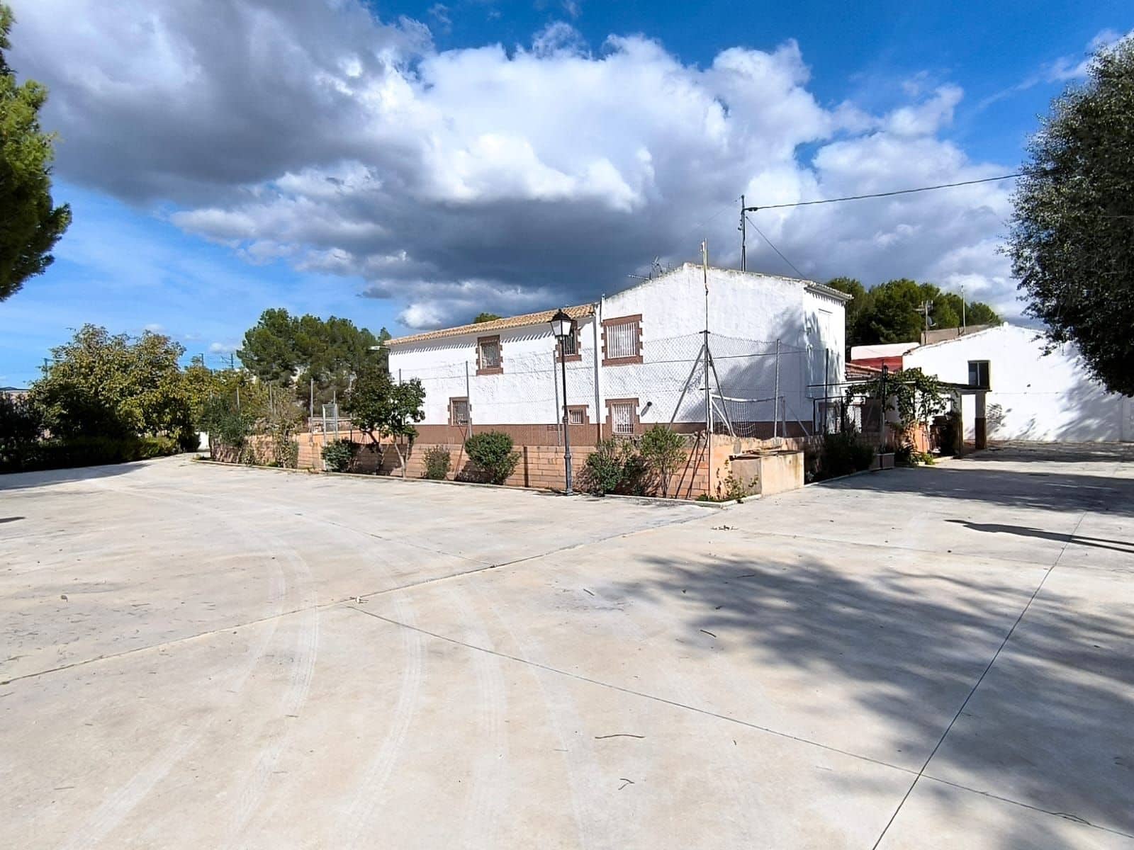 7 soverom Finca/Herregård til salgs i Villena med svømmebasseng garasje - € 290 000 (Ref: 10158858)