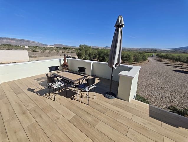 4 soveværelse Finca/Landehus til salg i Caudete med swimmingpool garage - € 375.000 (Ref: 10162214)