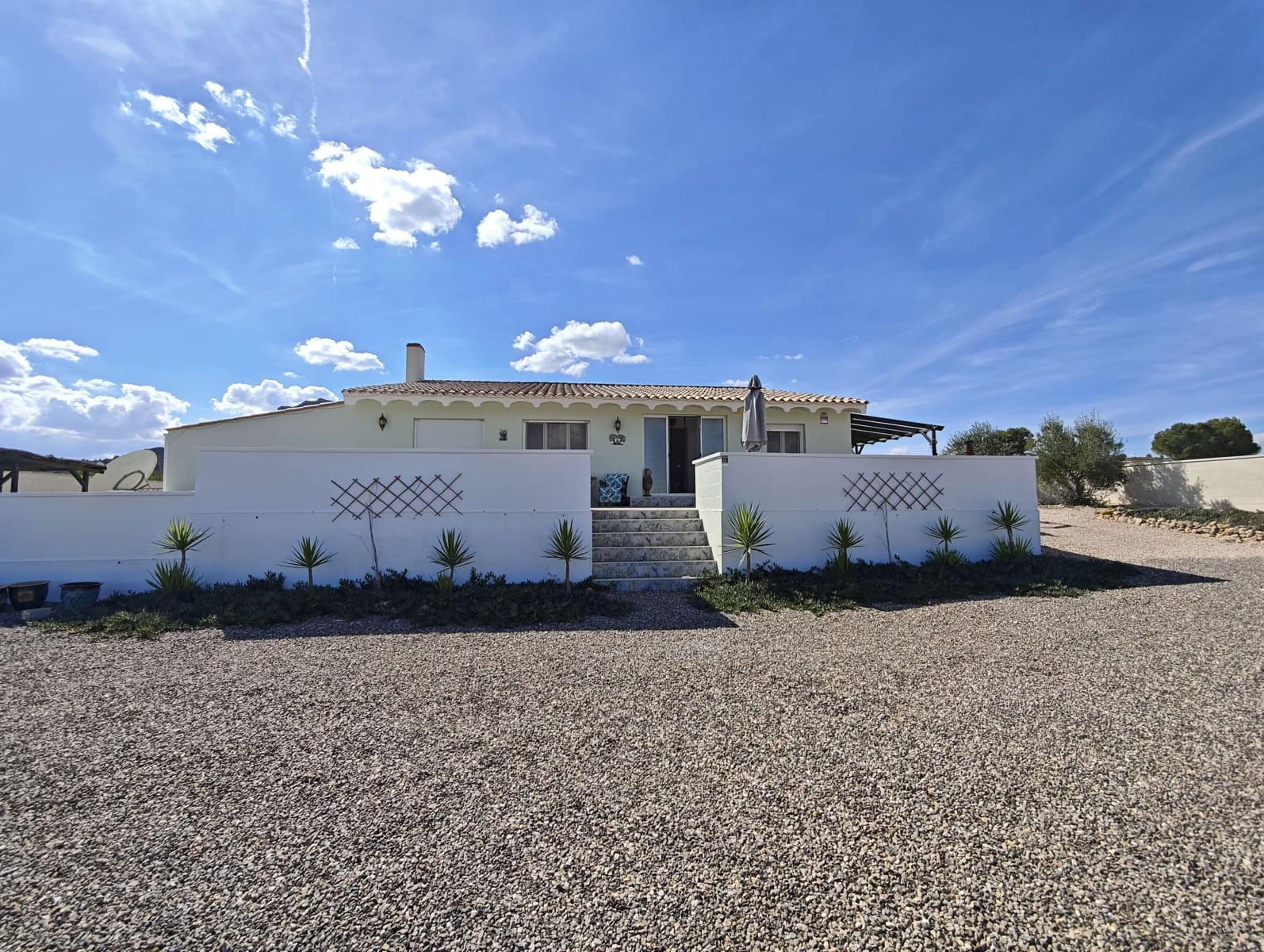 4 soveværelse Finca/Landehus til salg i Caudete med swimmingpool garage - € 375.000 (Ref: 10162214)