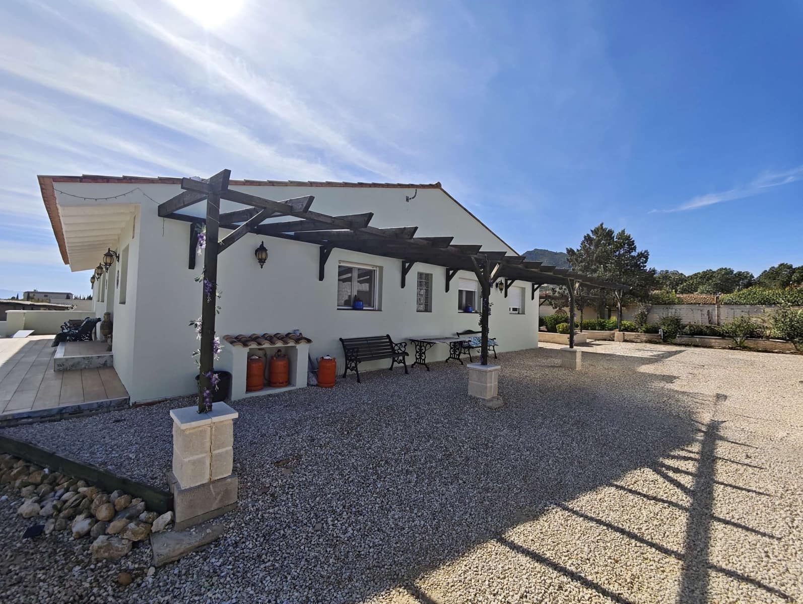 4 soveværelse Finca/Landehus til salg i Caudete med swimmingpool garage - € 375.000 (Ref: 10162214)