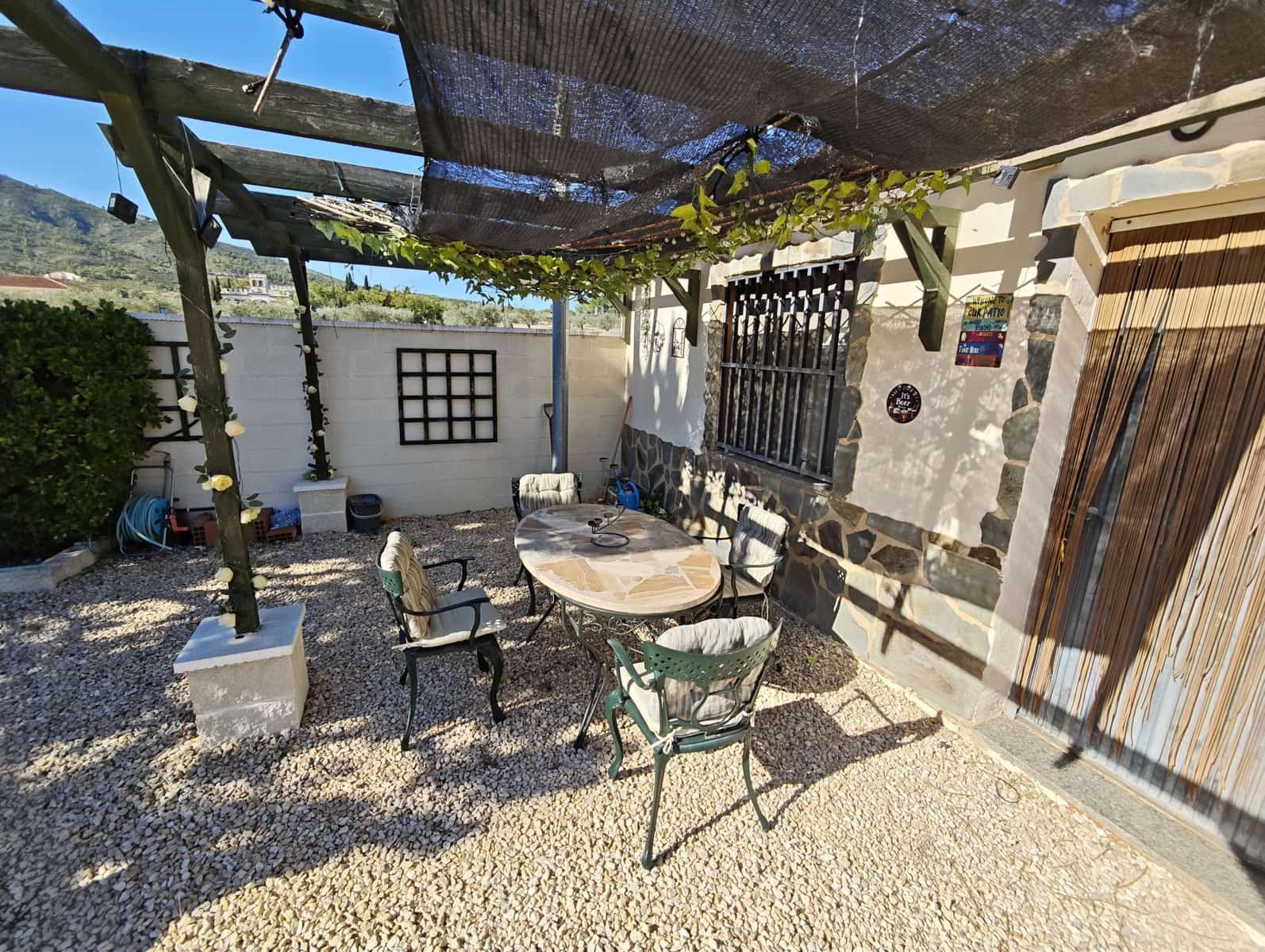 4 soveværelse Finca/Landehus til salg i Caudete med swimmingpool garage - € 375.000 (Ref: 10162214)