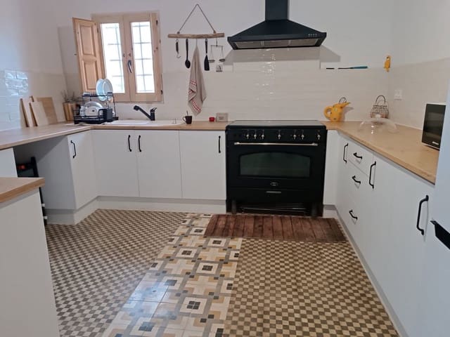 5 soveværelse Finca/Landehus til salg i Yecla med swimmingpool - € 249.000 (Ref: 10162215)