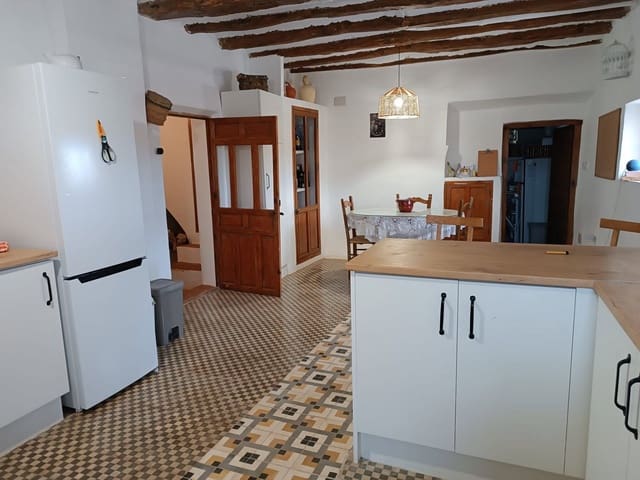 5 soveværelse Finca/Landehus til salg i Yecla med swimmingpool - € 249.000 (Ref: 10162215)