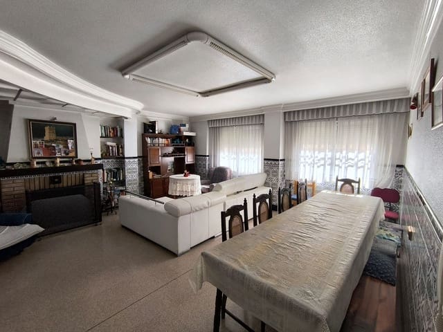 8 Zimmer Haus zu verkaufen in Villena mit Garage - 289.000 € (Ref: 10182199)