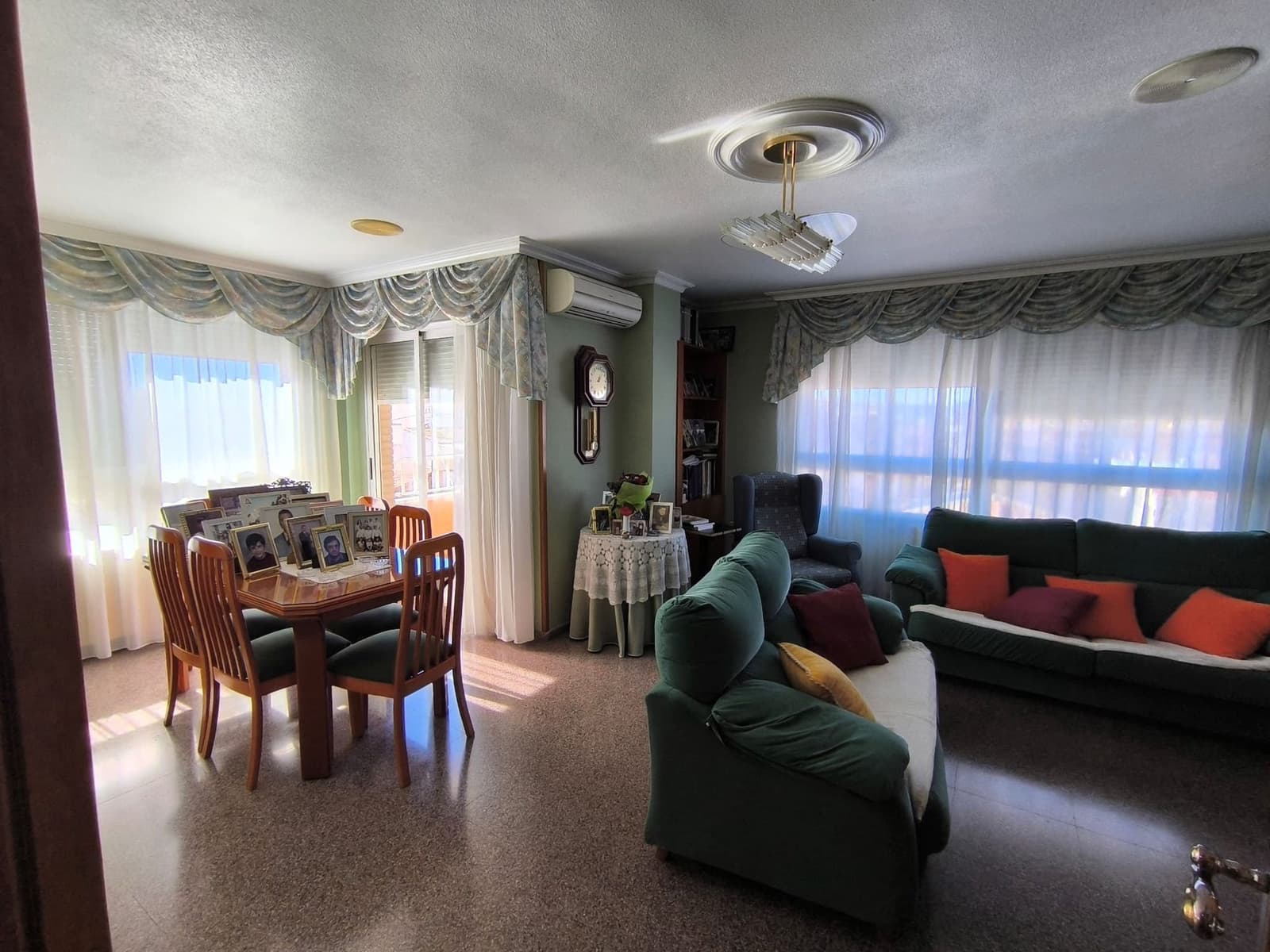 8 sovrum Hus till salu i Villena med garage - 289 000 € (Ref: 10182199)