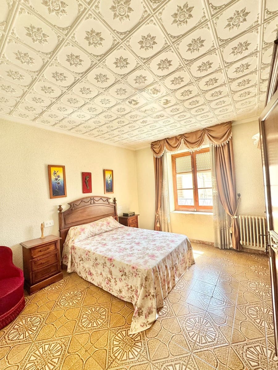 10 Zimmer Haus zu verkaufen in Pinoso mit Garage - 350.000 € (Ref: 10183225)