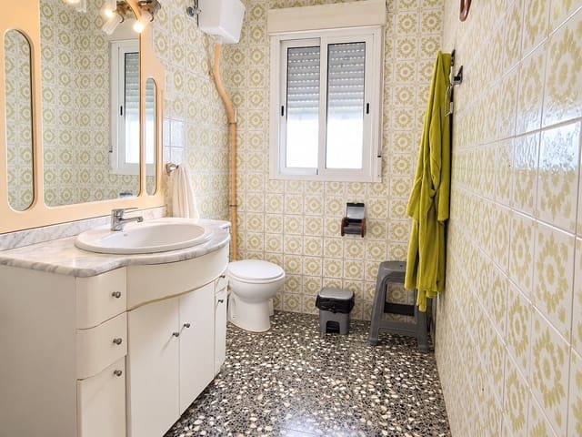 4 slaapkamer Villa te koop in Salinas met zwembad garage - € 299.000 (Ref: 10184042)