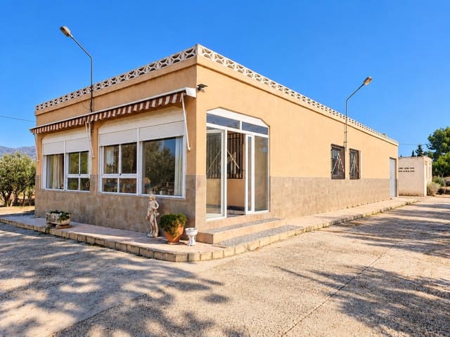 4 slaapkamer Villa te koop in Salinas met zwembad garage - € 299.000 (Ref: 10184042)