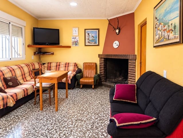 4 slaapkamer Villa te koop in Salinas met zwembad garage - € 299.000 (Ref: 10184042)