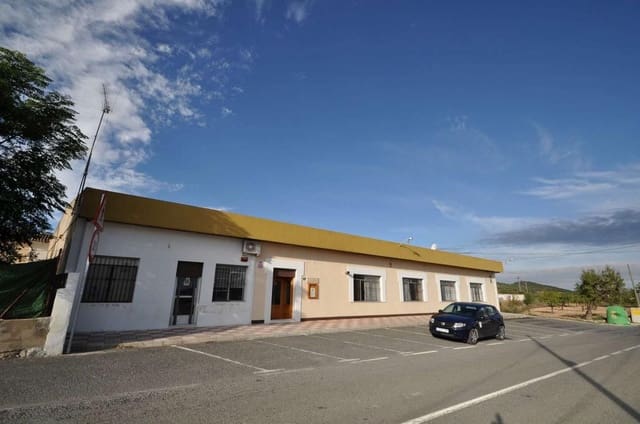 Commercieel te koop in Monóvar / Monóver met garage - € 315.000 (Ref: 3174335)