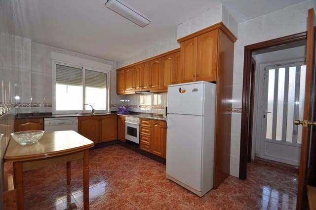 3 soverom Hus til salgs i Ibi med garasje - € 265 000 (Ref: 3174357)