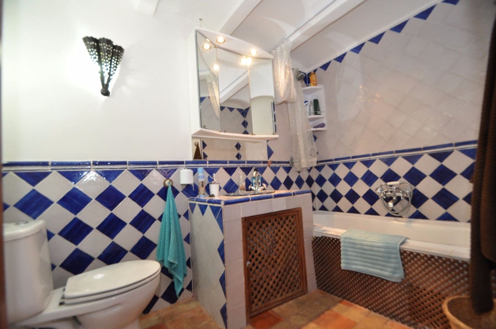 3 bedroom Commercial for sale in Pinoso with garage - € 349,000 (Ref: 3203489)