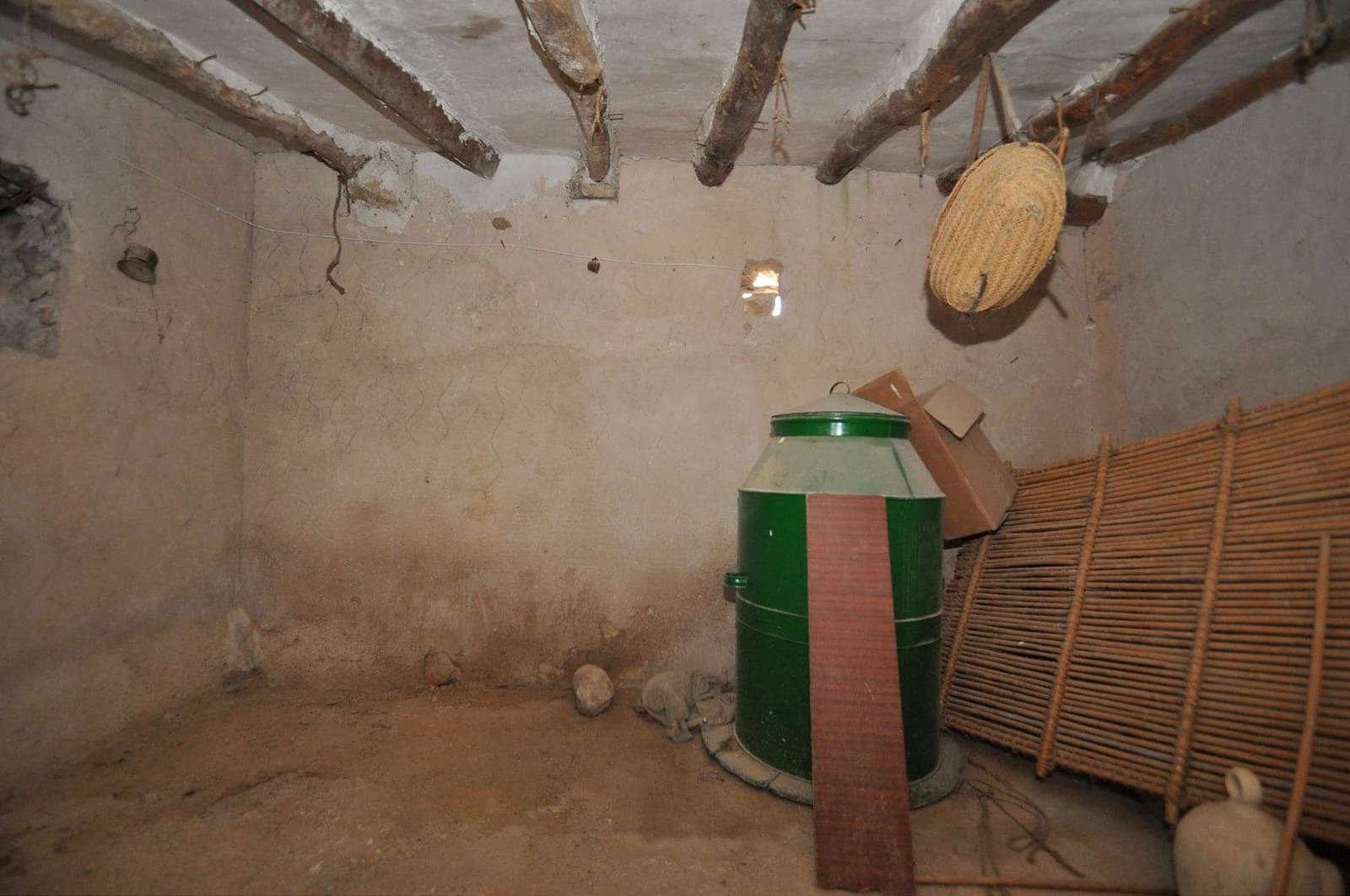 3 bedroom Cave House for sale in La Zarza with garage - € 85,000 (Ref: 3339731)
