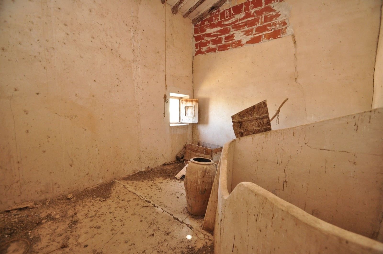 5 bedroom Finca/Country House for sale in Jumilla - € 89,950 (Ref: 4095448)