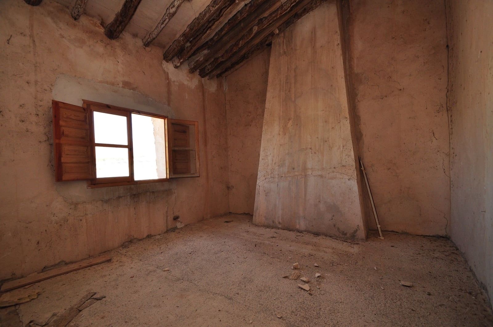 5 bedroom Finca/Country House for sale in Jumilla - € 89,950 (Ref: 4095448)