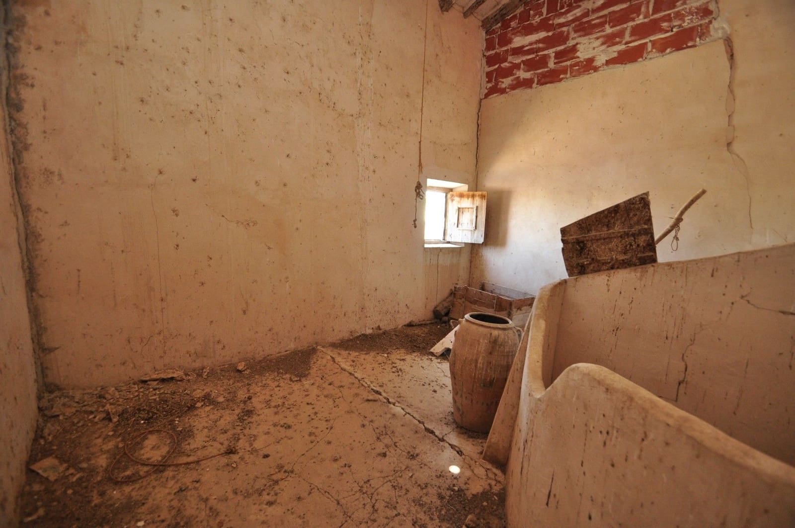 5 bedroom Finca/Country House for sale in Jumilla - € 89,950 (Ref: 4095448)