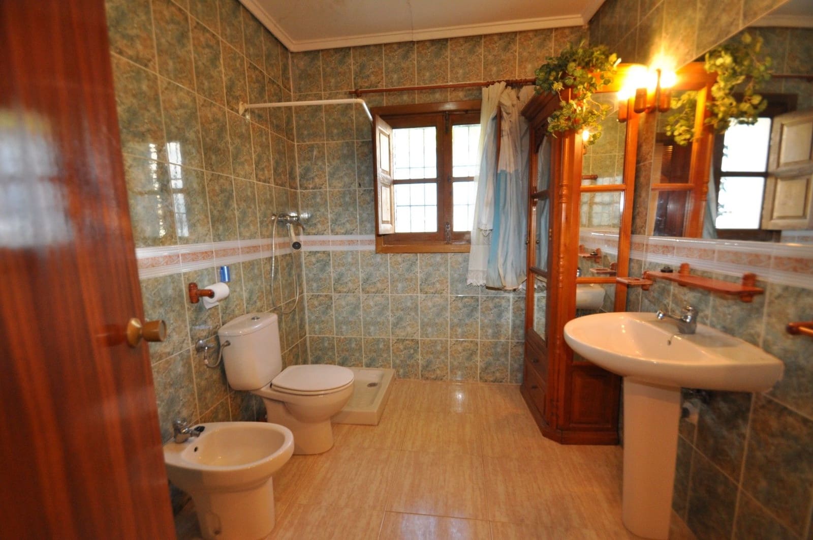 6 bedroom Villa for sale in Fortuna with pool garage - € 374,995 (Ref: 4929383)