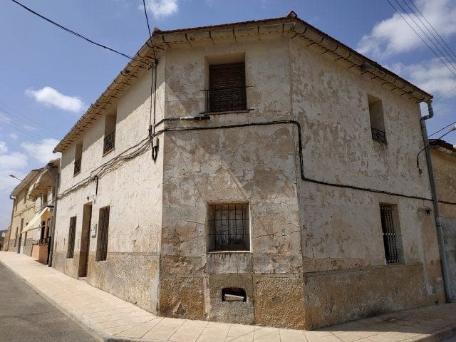 5 soveværelse Byhus til salg i Pinoso - € 86.000 (Ref: 6997331)