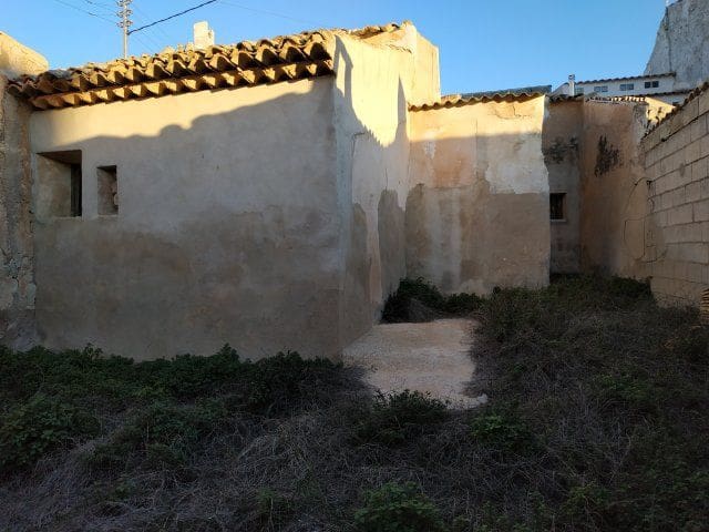 5 soveværelse Byhus til salg i Pinoso - € 86.000 (Ref: 6997331)