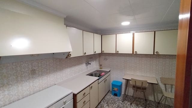 3 sypialnia Apartament na sprzedaż w Sax - 125 996 € (Ref: 7225943)