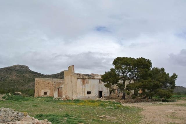 Terre non Aménagée à vendre à Yecla - 3 000 000 € (Ref: 7247232)