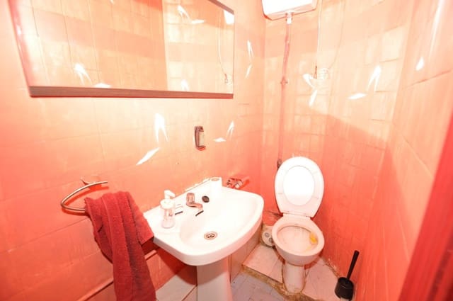 Kaupallinen myytävänä paikassa Petrel / Petrer - 74 995 € (Ref: 7358748)