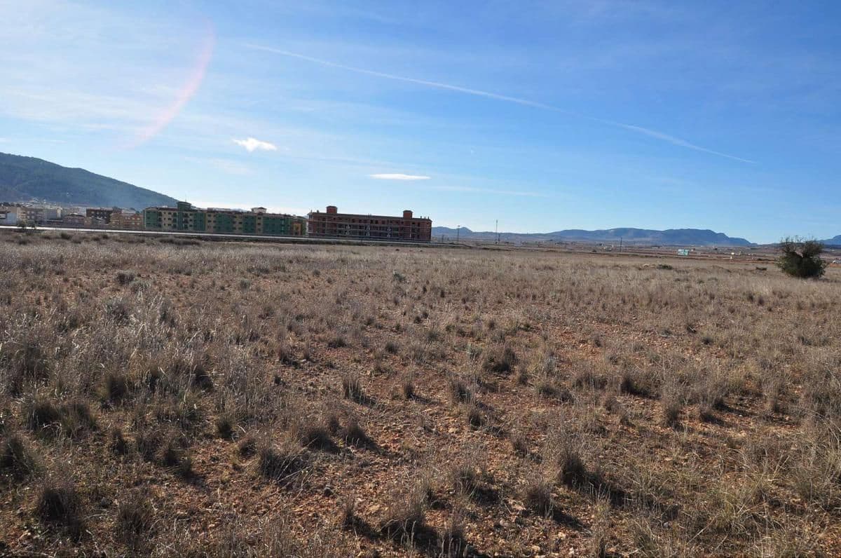 Undeveloped Land for sale in Pinoso - € 69,995 (Ref: 8205186)