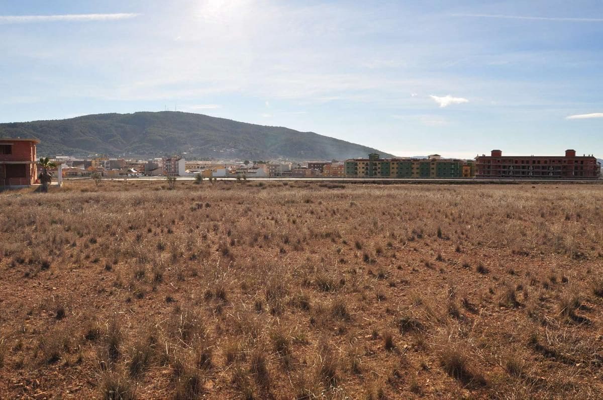 Undeveloped Land for sale in Pinoso - € 69,995 (Ref: 8205186)