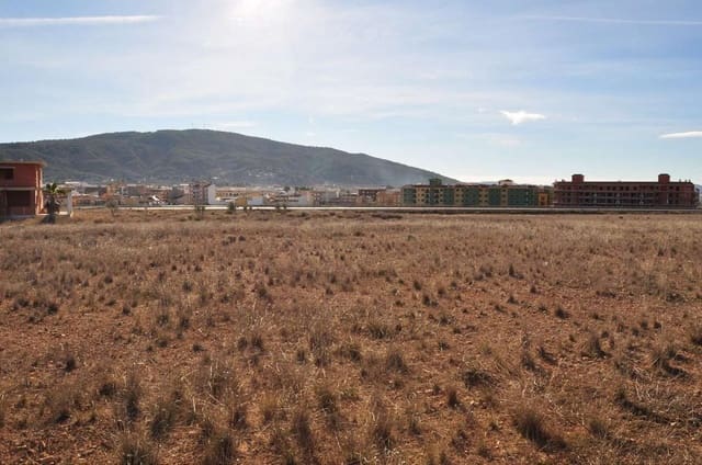 Mark till salu i Pinoso - 69 995 € (Ref: 8205186)
