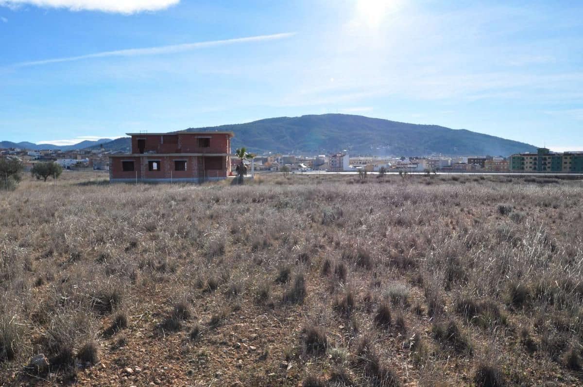 Undeveloped Land for sale in Pinoso - € 69,995 (Ref: 8205186)
