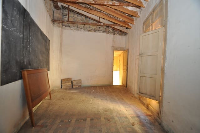 5 slaapkamer Huis te koop in Monóvar / Monóver - € 79.999 (Ref: 8393409)