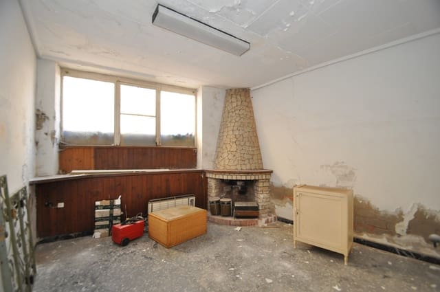 5 slaapkamer Huis te koop in Monóvar / Monóver - € 79.999 (Ref: 8393409)