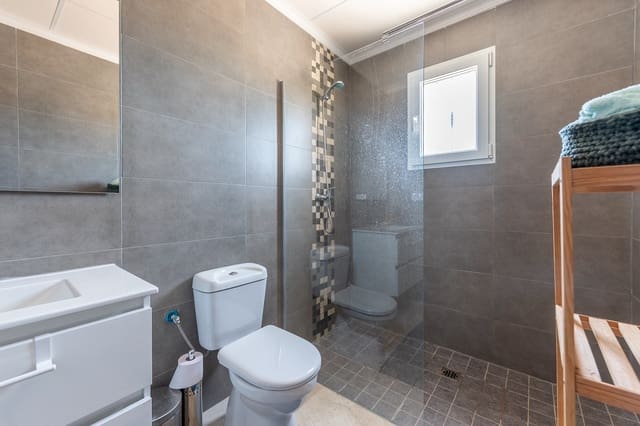 5 camera da letto Villa in vendita in La Romana con piscina - 404.995 € (Rif: 8402586)