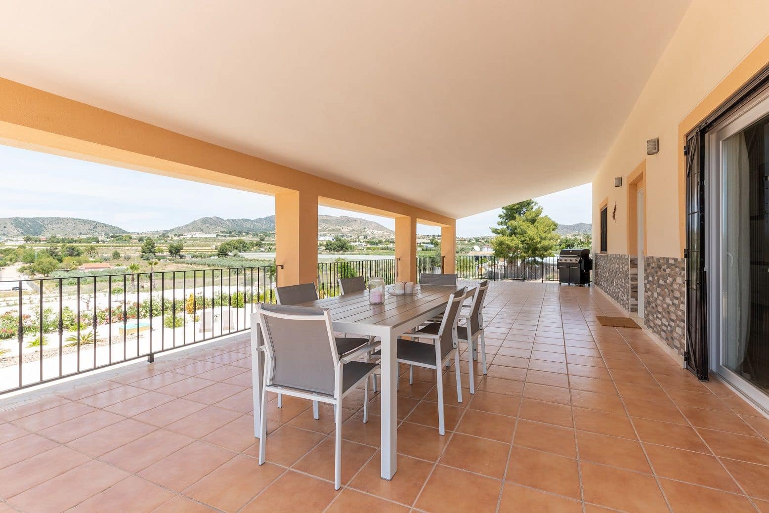 5 bedroom Villa for sale in La Romana with pool - € 404,995 (Ref: 8402586)