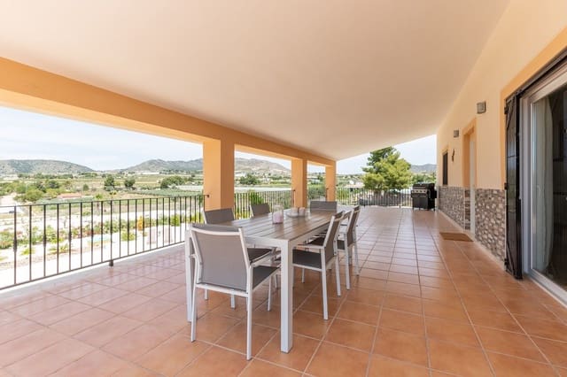 5 slaapkamer Villa te koop in La Romana met zwembad - € 404.995 (Ref: 8402586)