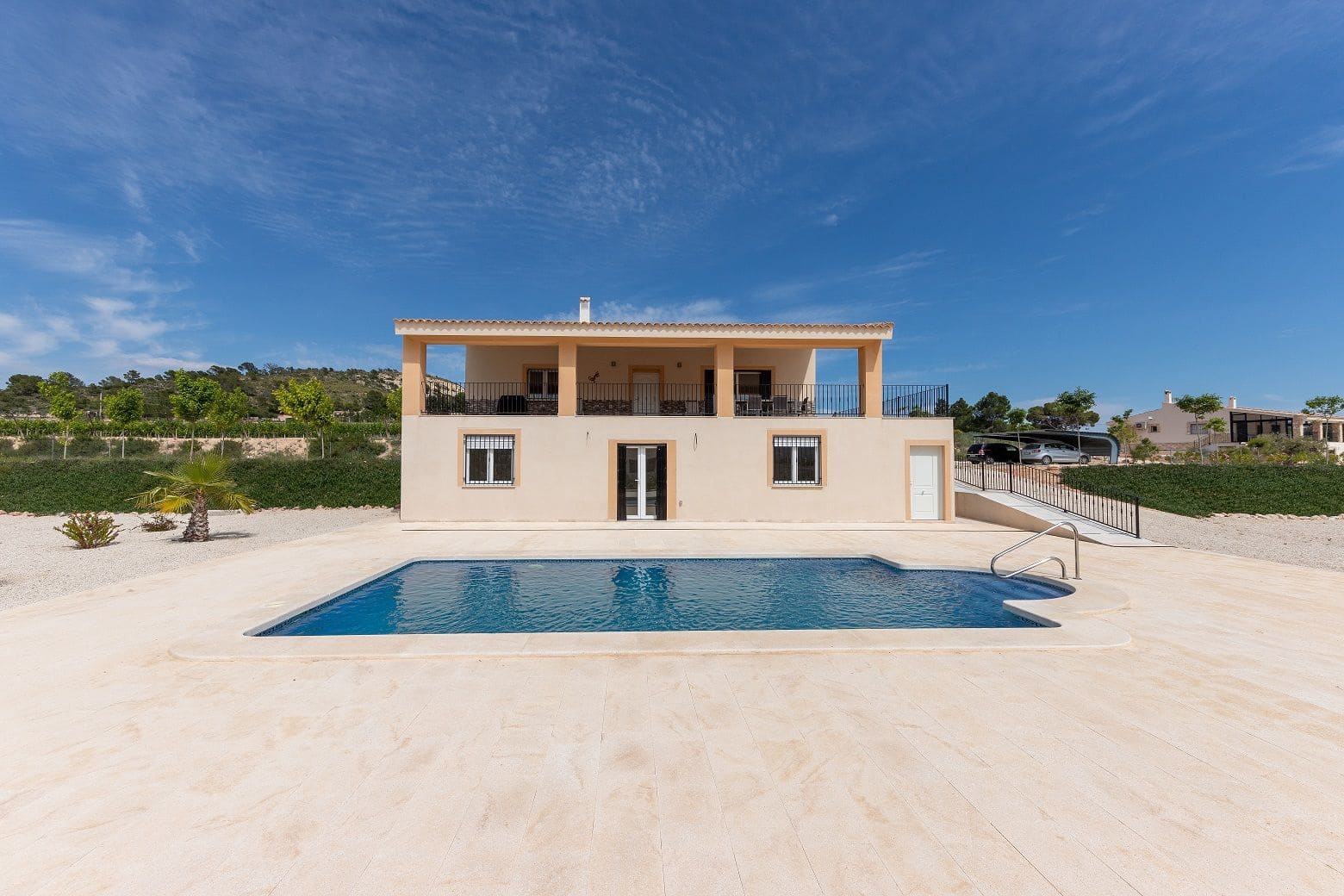 5 bedroom Villa for sale in La Romana with pool - € 404,995 (Ref: 8402586)