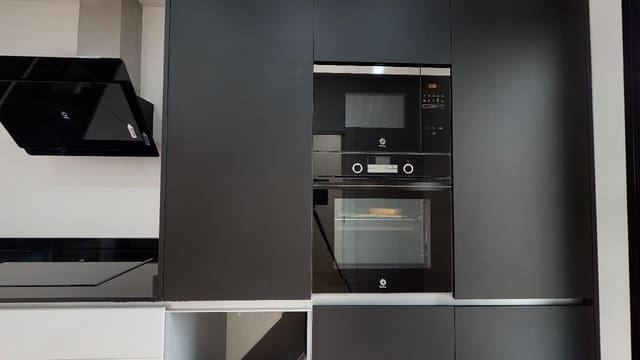 3 sypialnia Willa na sprzedaż w La Romana z basenem garażem - 449 995 € (Ref: 8405710)