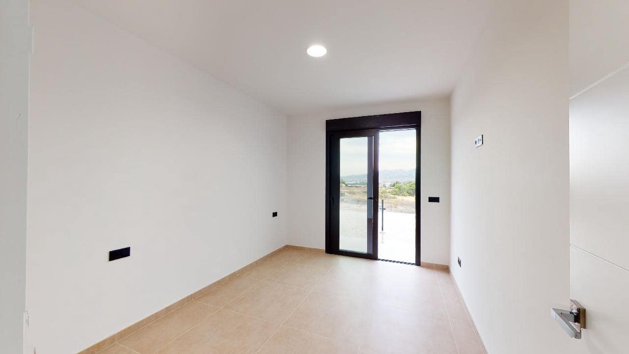 3 sypialnia Willa na sprzedaż w La Romana z basenem garażem - 449 995 € (Ref: 8405710)