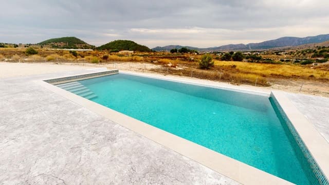 3 sypialnia Willa na sprzedaż w La Romana z basenem garażem - 449 995 € (Ref: 8405710)
