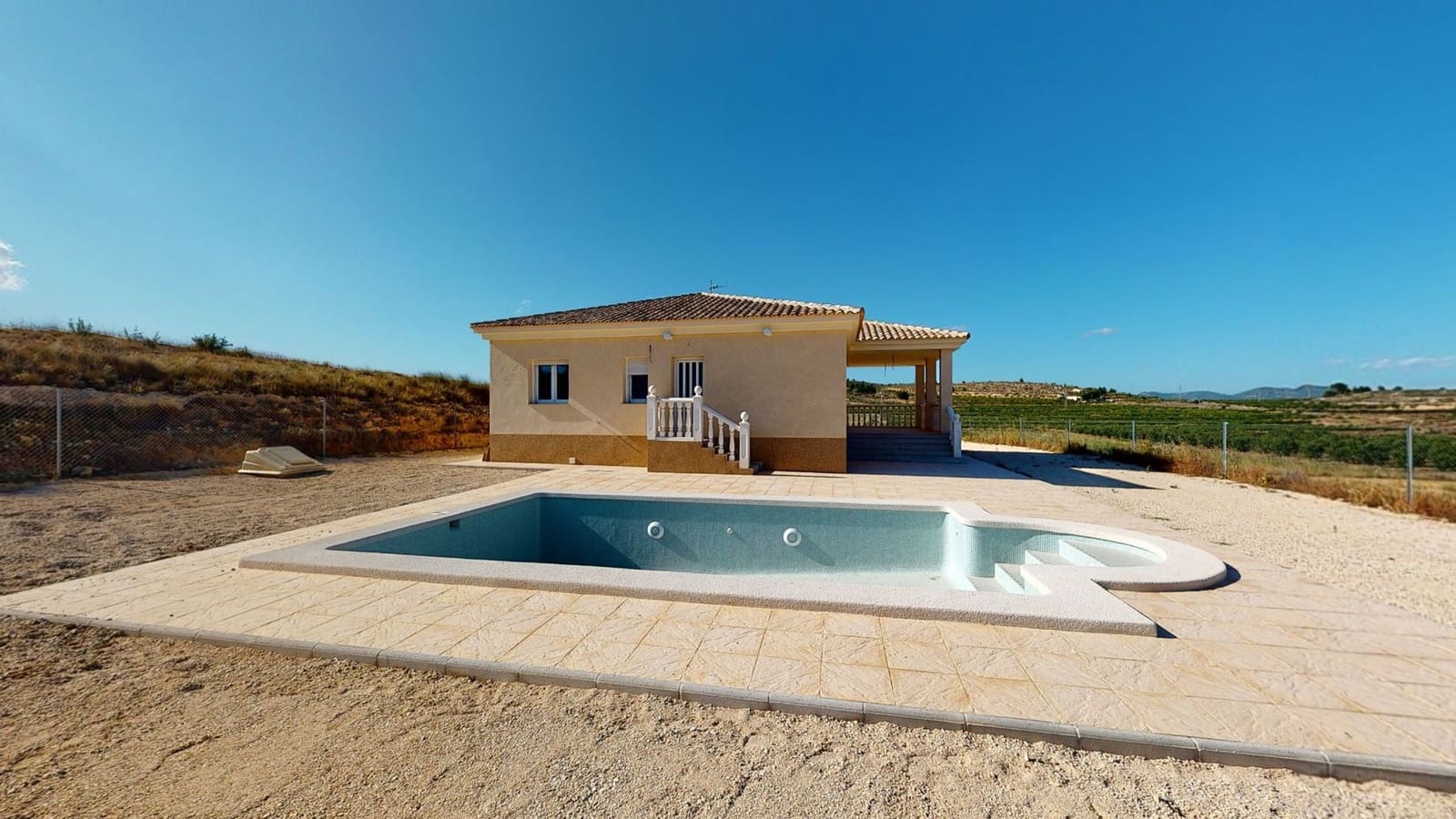 3 soveværelse Villa til salg i Pinoso med swimmingpool - € 314.995 (Ref: 8528282)
