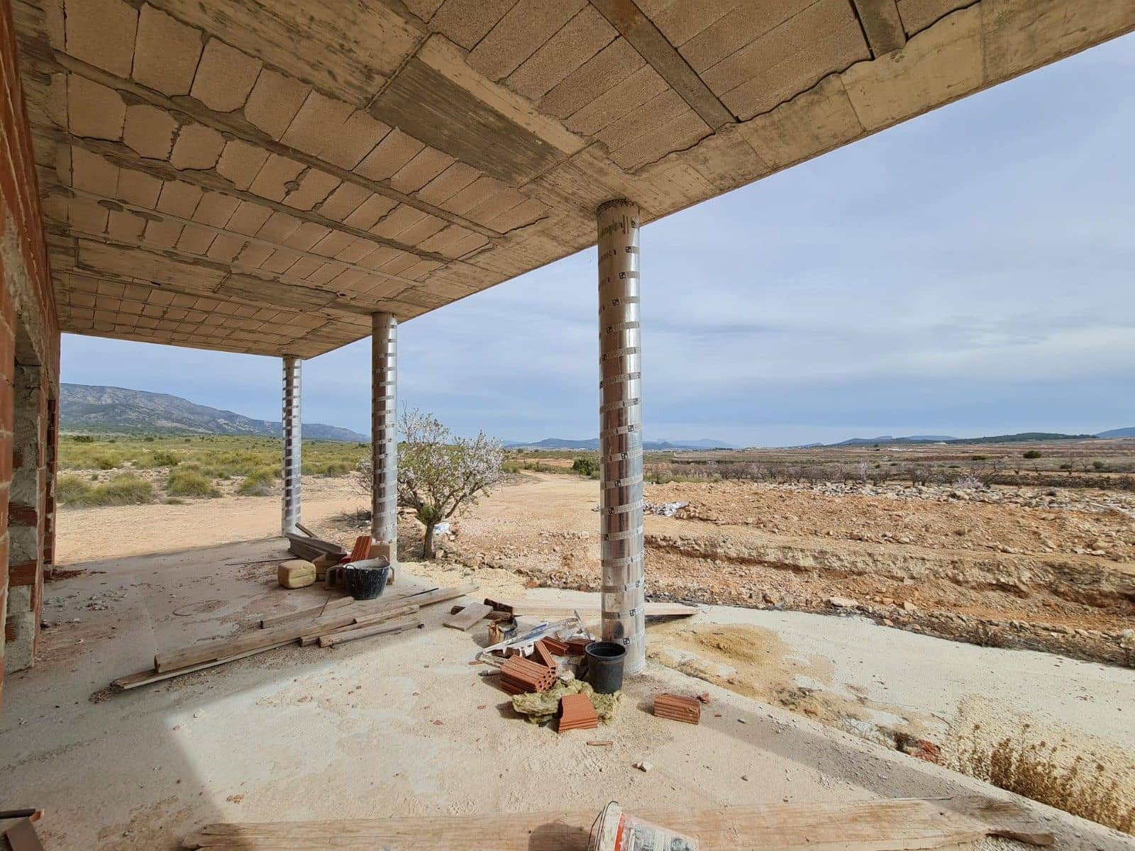 3 Zimmer Villa zu verkaufen in Pinoso mit Pool Garage - 365.000 € (Ref: 8575295)