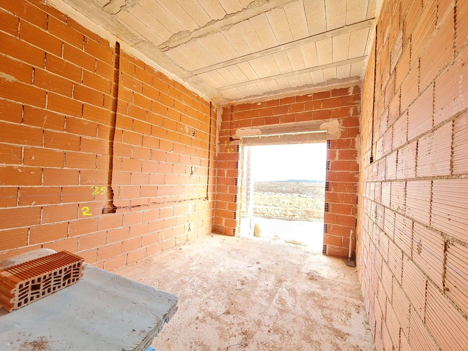 3 Zimmer Villa zu verkaufen in Pinoso mit Pool Garage - 365.000 € (Ref: 8575295)