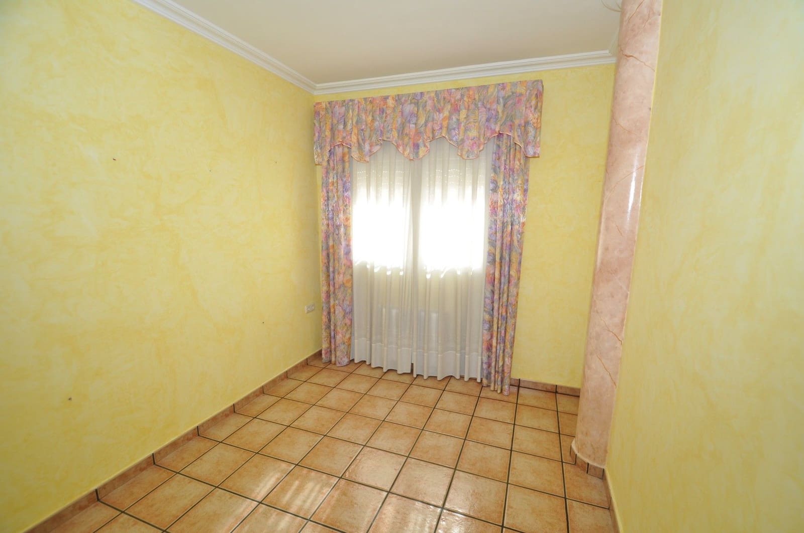 5 bedroom Villa for sale in L'Alguena / Alguenya with garage - € 272,995 (Ref: 8580523)