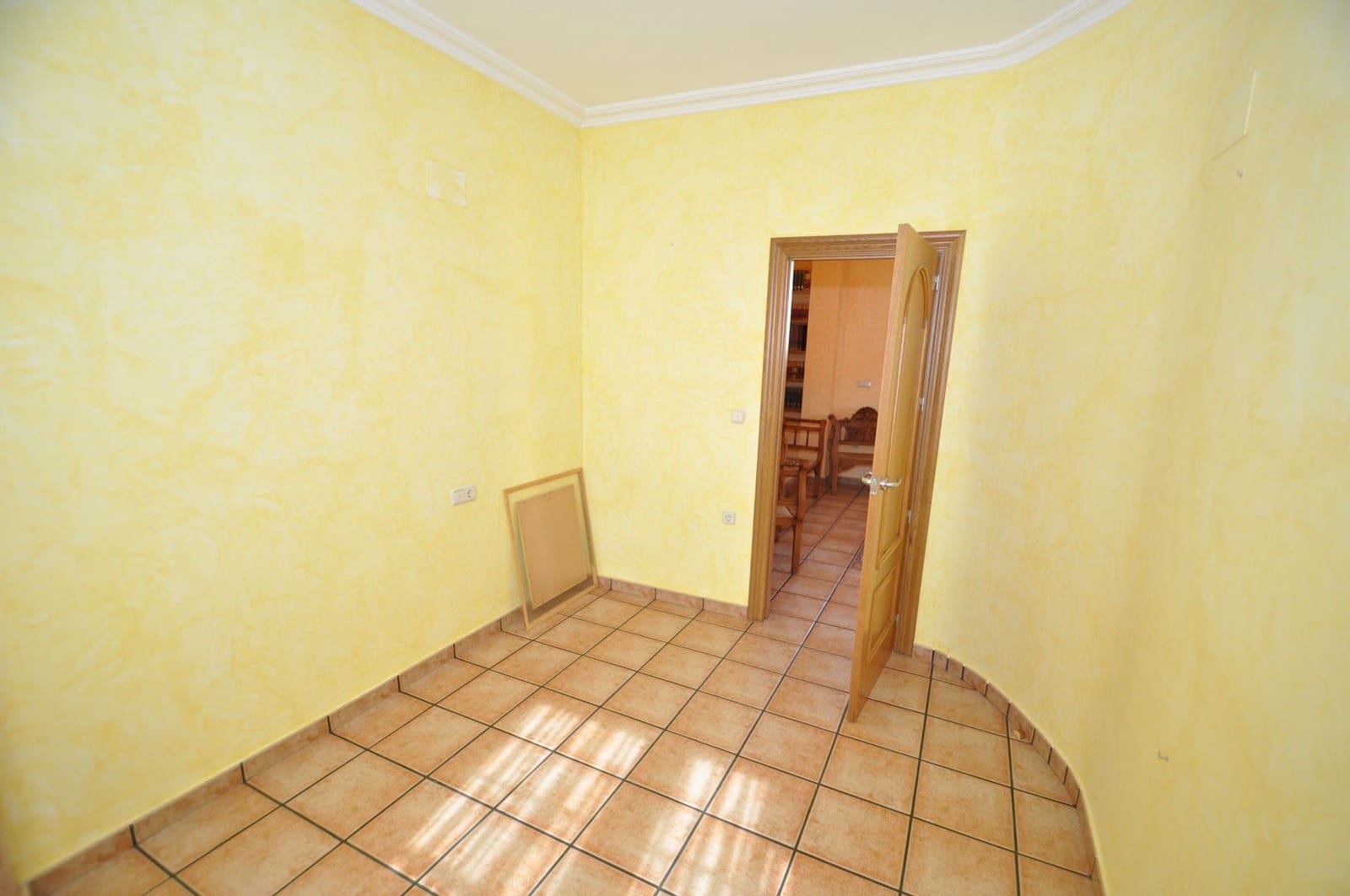 5 bedroom Villa for sale in L'Alguena / Alguenya with garage - € 272,995 (Ref: 8580523)