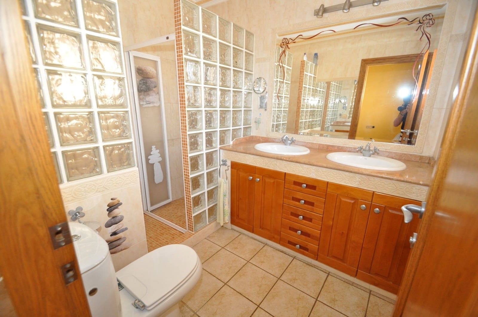 5 bedroom Villa for sale in L'Alguena / Alguenya with garage - € 272,995 (Ref: 8580523)