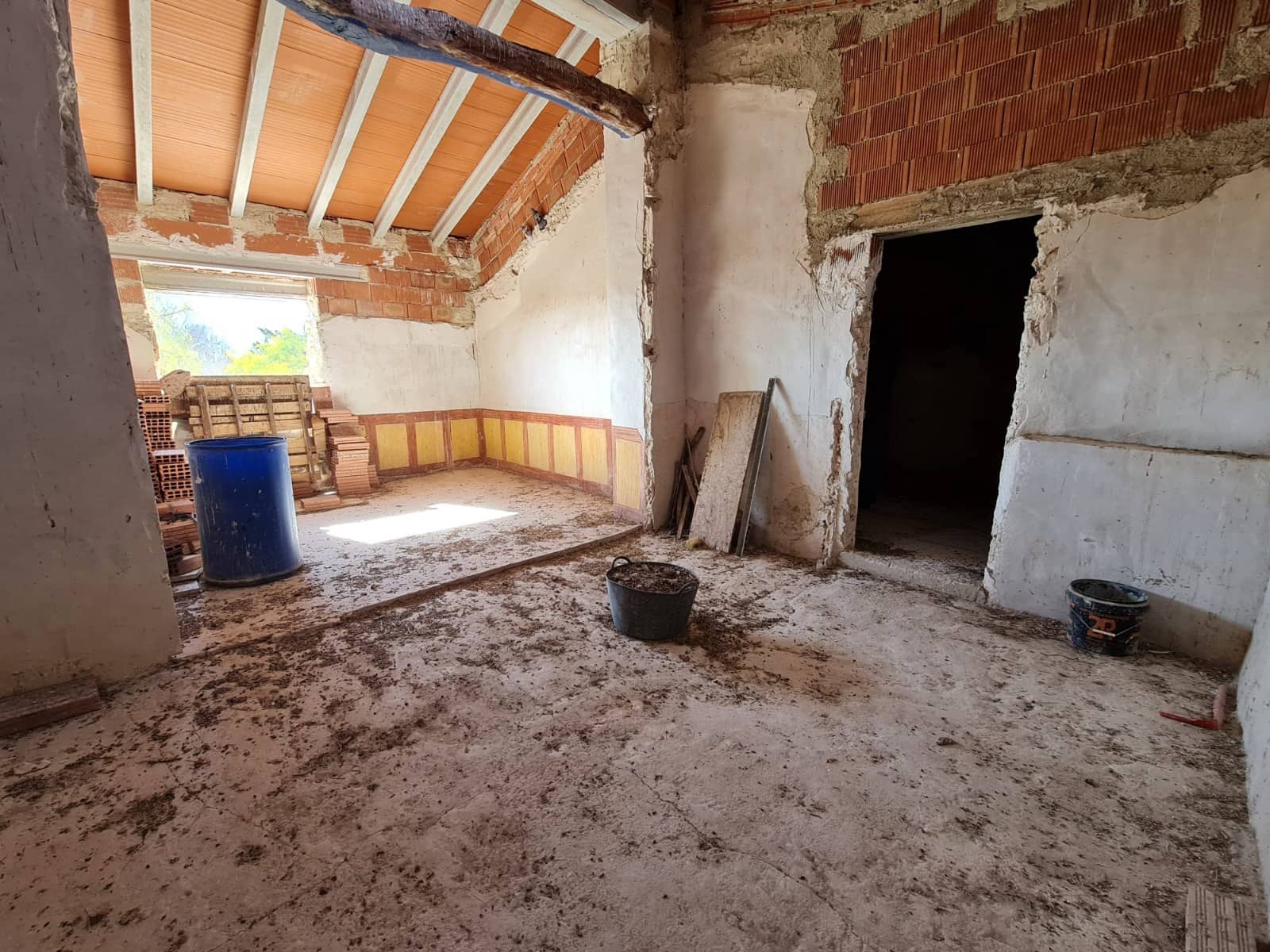 Casa de 6 habitaciones en Pinoso en venta - 114.995 € (Ref: 8580524)