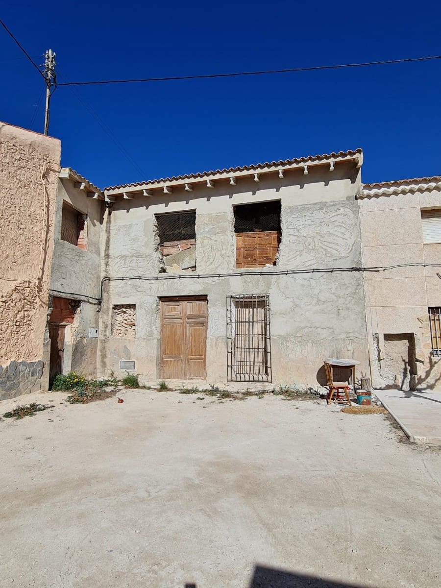 Casa de 6 habitaciones en Pinoso en venta - 114.995 € (Ref: 8580524)