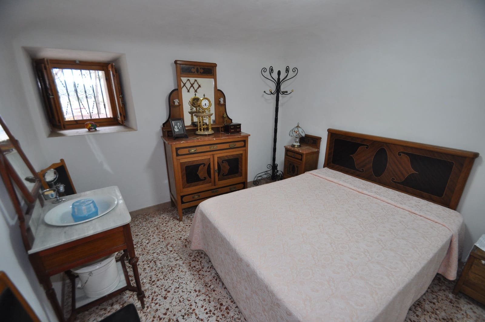 Casa Cueva de 4 habitaciones en Pinoso en venta con garaje - 189.000 € (Ref: 8602169)