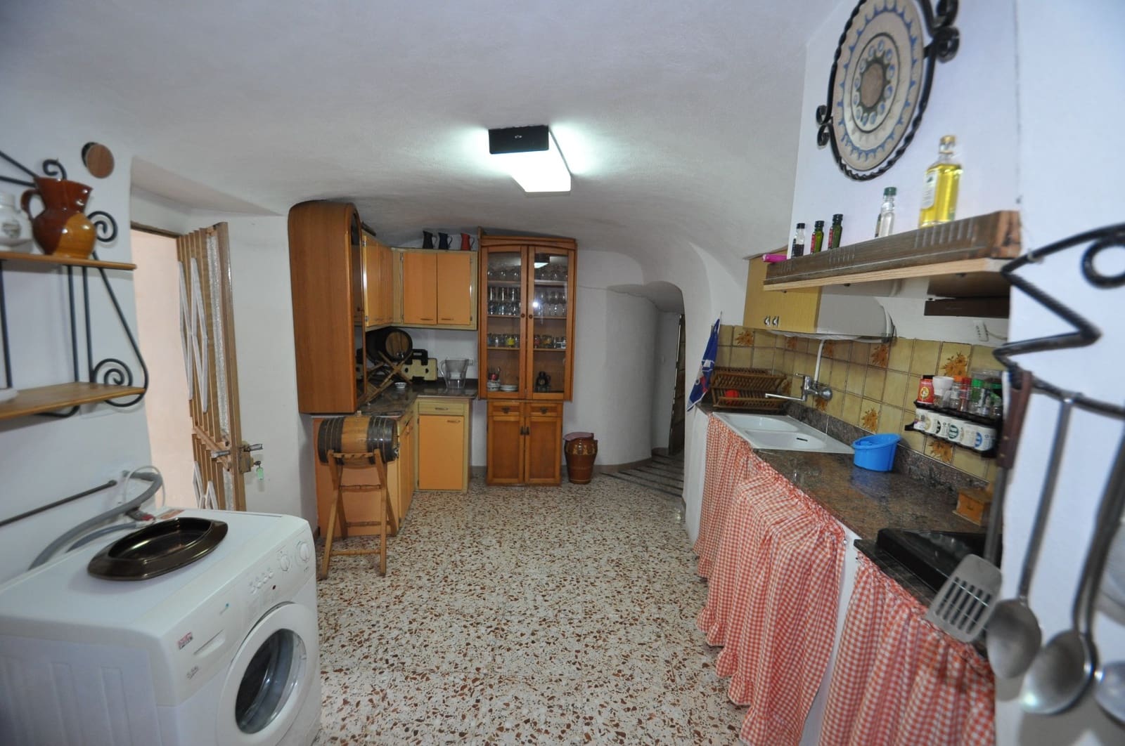 Casa Cueva de 4 habitaciones en Pinoso en venta con garaje - 189.000 € (Ref: 8602169)