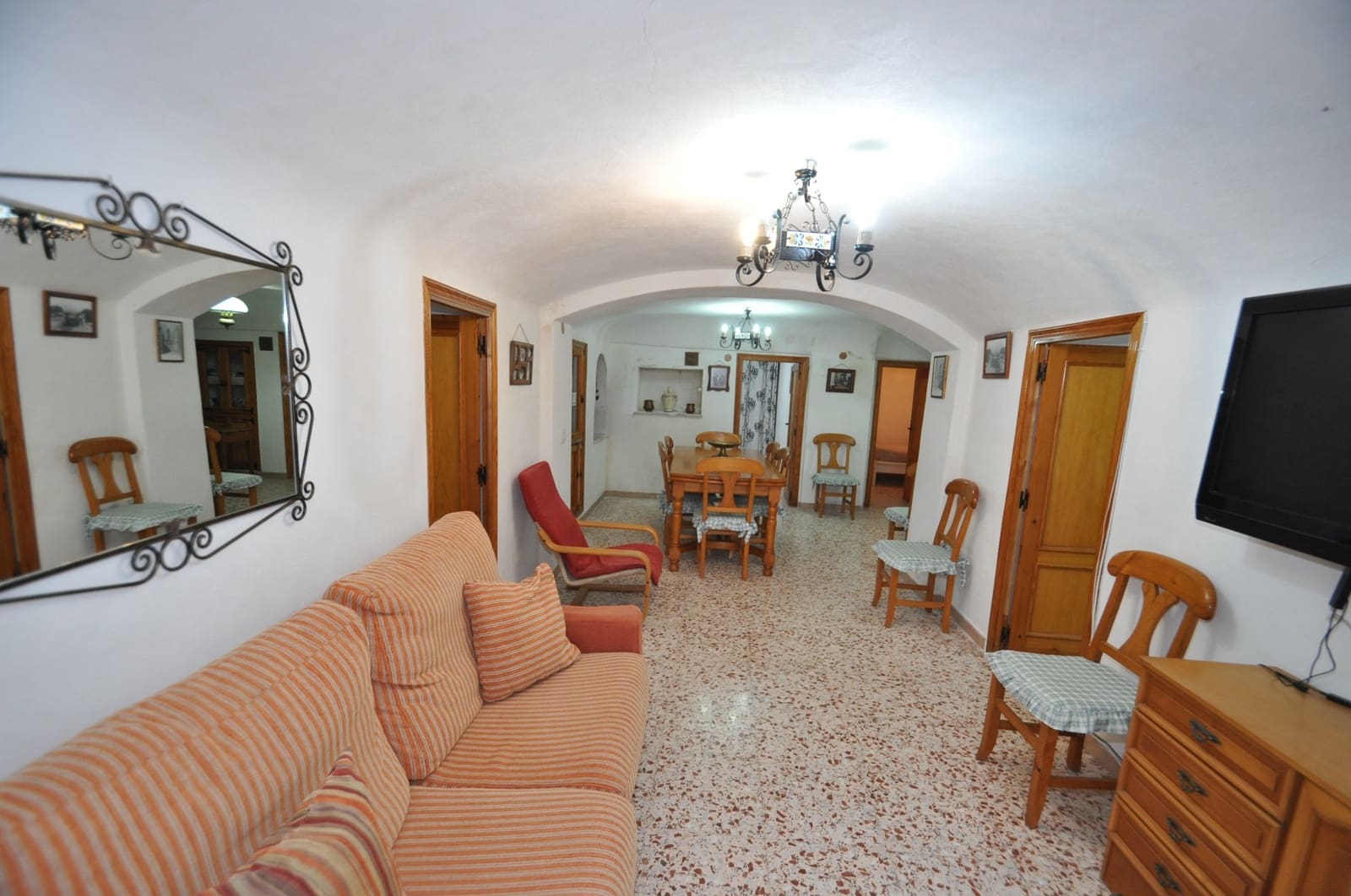 Casa Cueva de 4 habitaciones en Pinoso en venta con garaje - 189.000 € (Ref: 8602169)